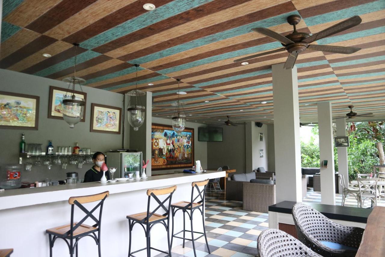 Amanuba Hotel & Resort Rancamaya Bogor Extérieur photo