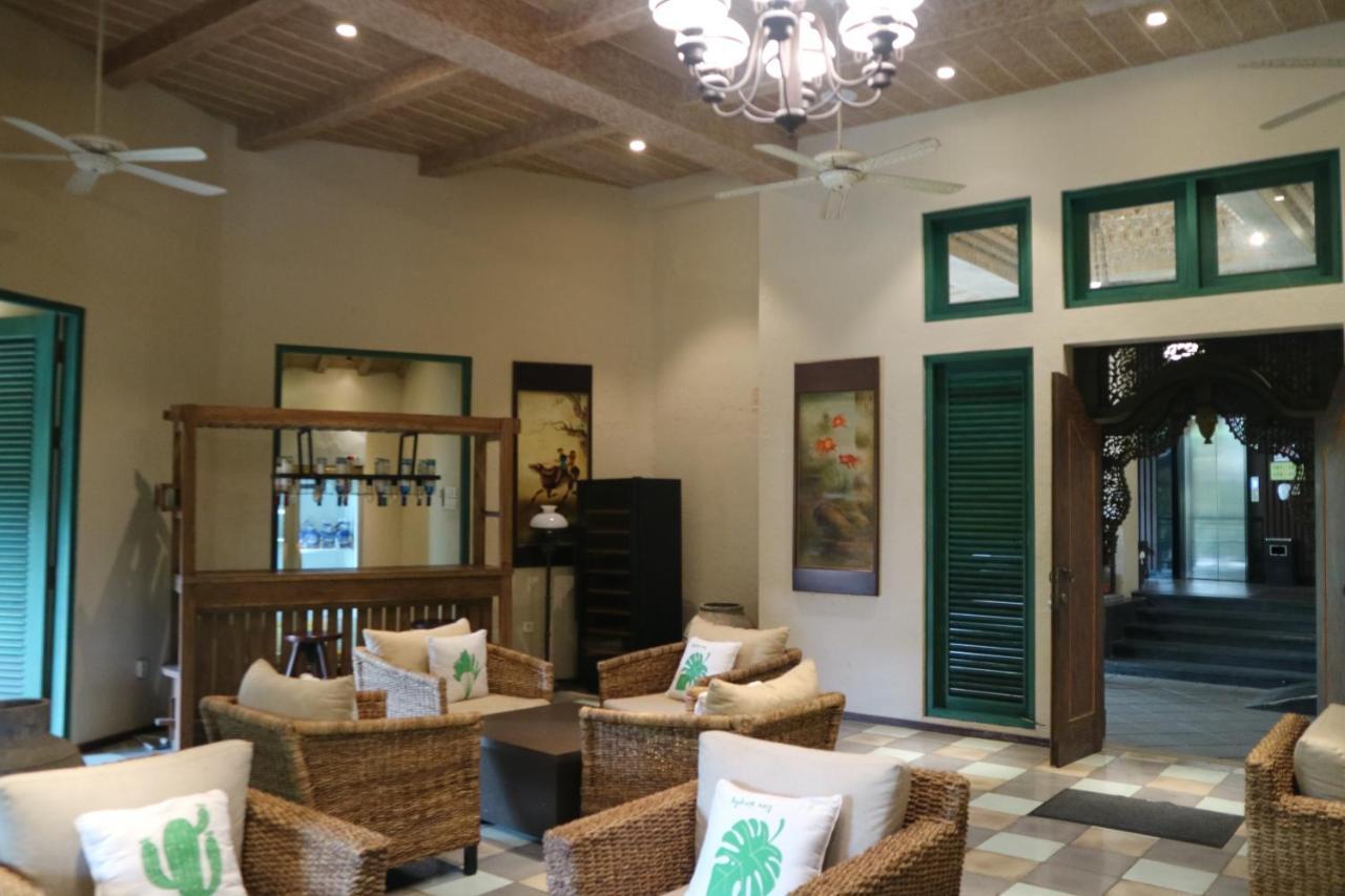 Amanuba Hotel & Resort Rancamaya Bogor Extérieur photo