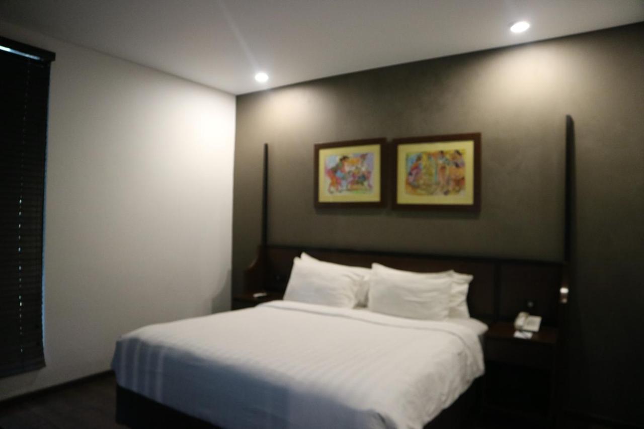 Amanuba Hotel & Resort Rancamaya Bogor Extérieur photo