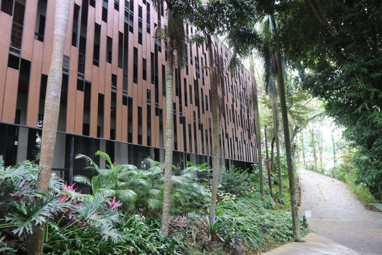 Amanuba Hotel & Resort Rancamaya Bogor Extérieur photo