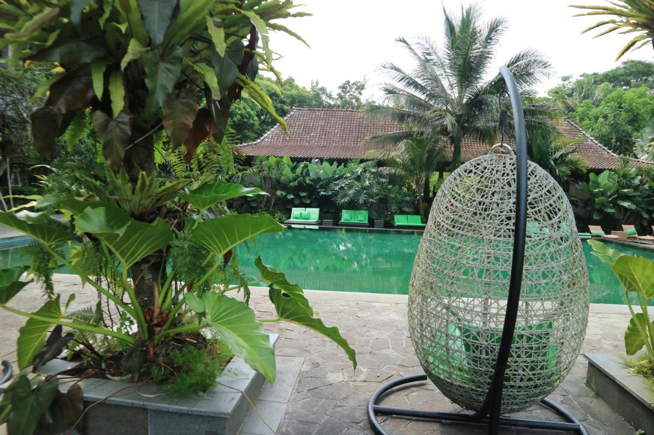 Amanuba Hotel & Resort Rancamaya Bogor Extérieur photo