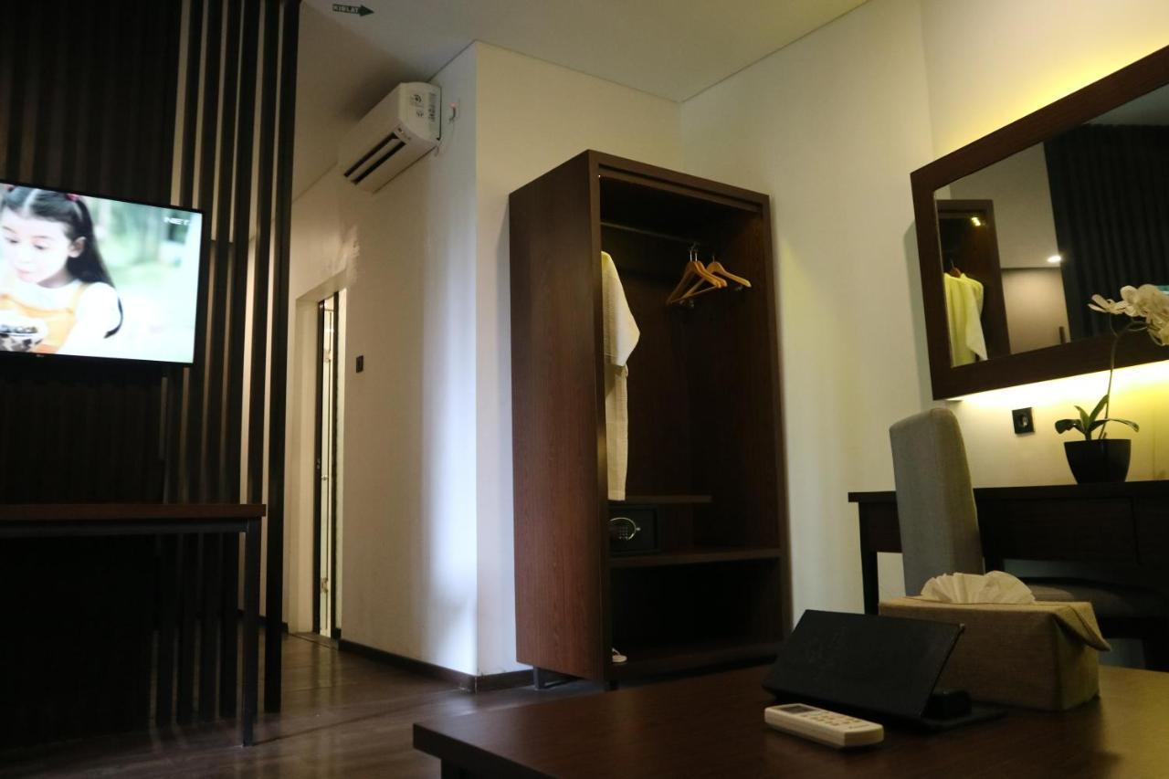 Amanuba Hotel & Resort Rancamaya Bogor Extérieur photo