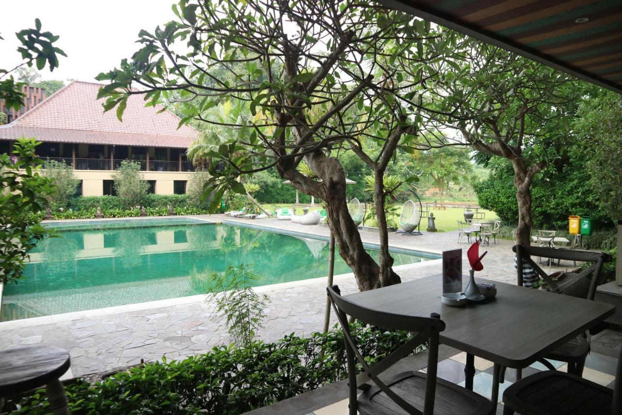 Amanuba Hotel & Resort Rancamaya Bogor Extérieur photo